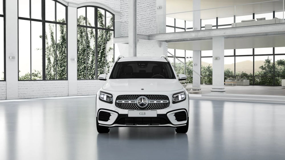Mercedes-Benz GLB nuova a Pescara (3)
