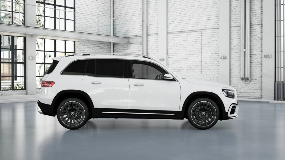 Mercedes-Benz GLB nuova a Pescara (4)