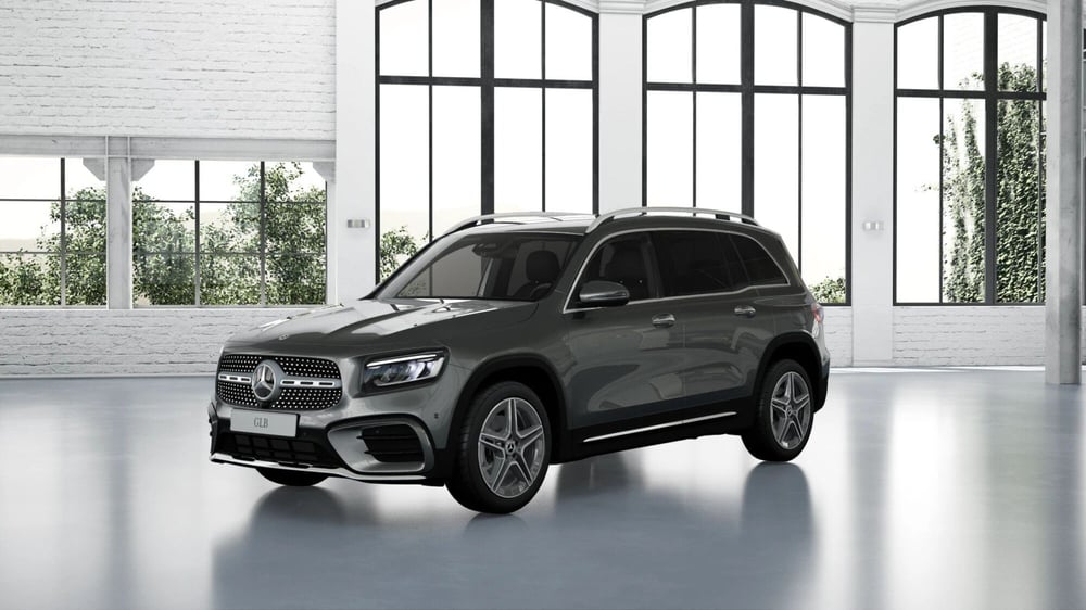 Mercedes-Benz GLB nuova a Pescara (2)
