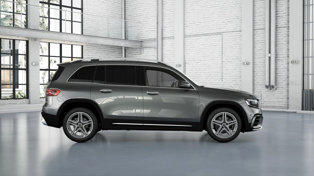 Mercedes-Benz GLB nuova a Pescara (4)