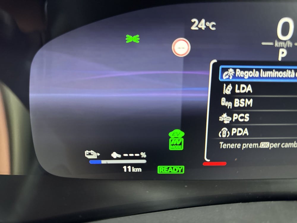 Toyota Toyota C-HR nuova a Ferrara (15)