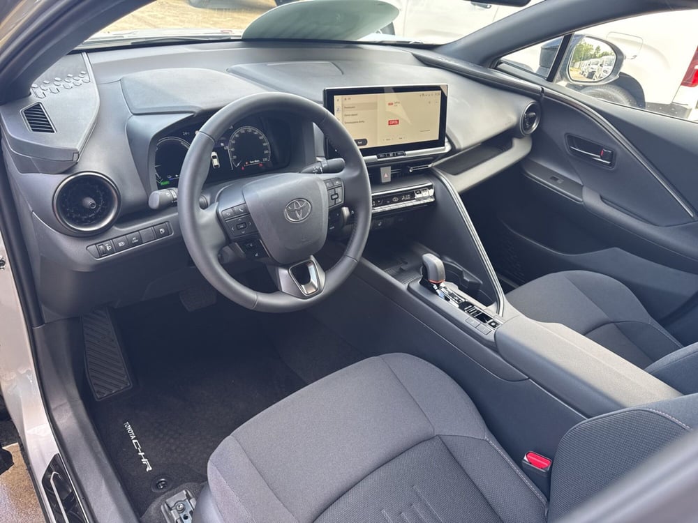 Toyota Toyota C-HR nuova a Ferrara (19)