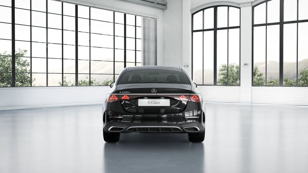 Mercedes-Benz Classe E nuova a Pescara (5)