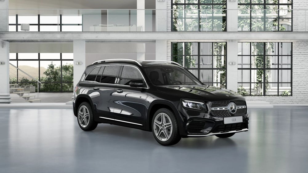Mercedes-Benz GLB nuova a Pescara