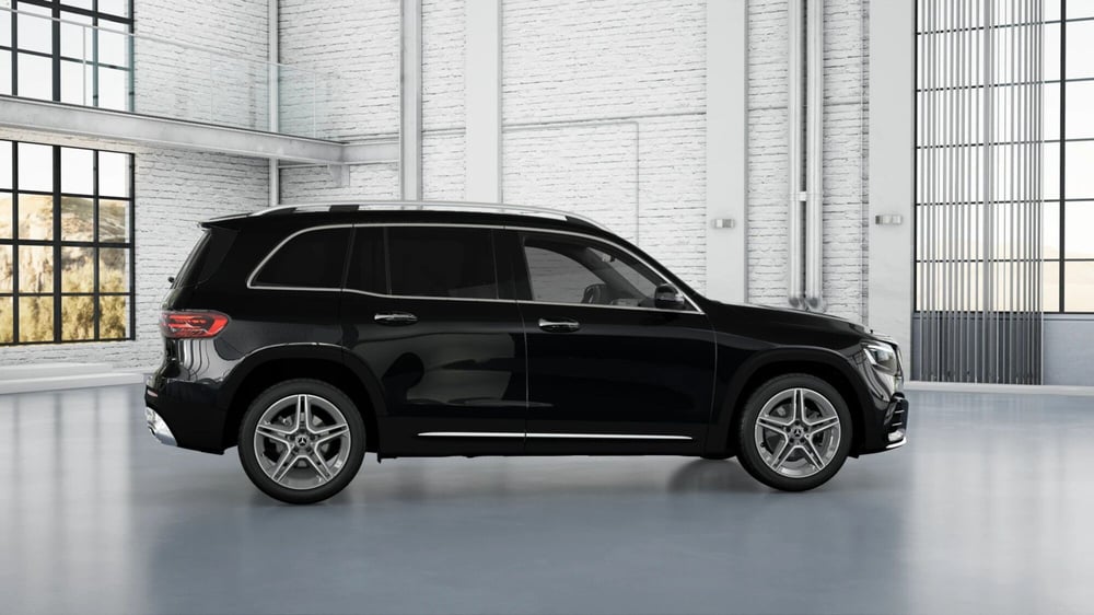 Mercedes-Benz GLB nuova a Pescara (5)