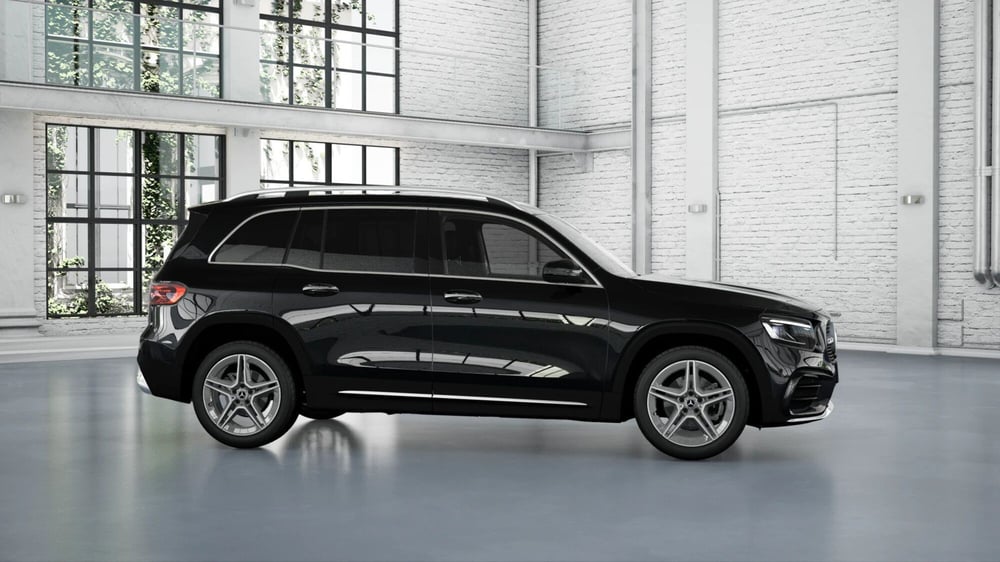 Mercedes-Benz GLB nuova a Pescara (6)