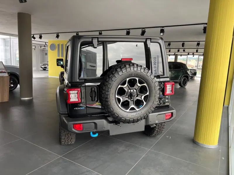 Jeep Wrangler Unlimited nuova a Pisa (3)