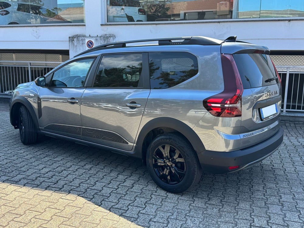 Dacia Jogger nuova a Pavia (2)