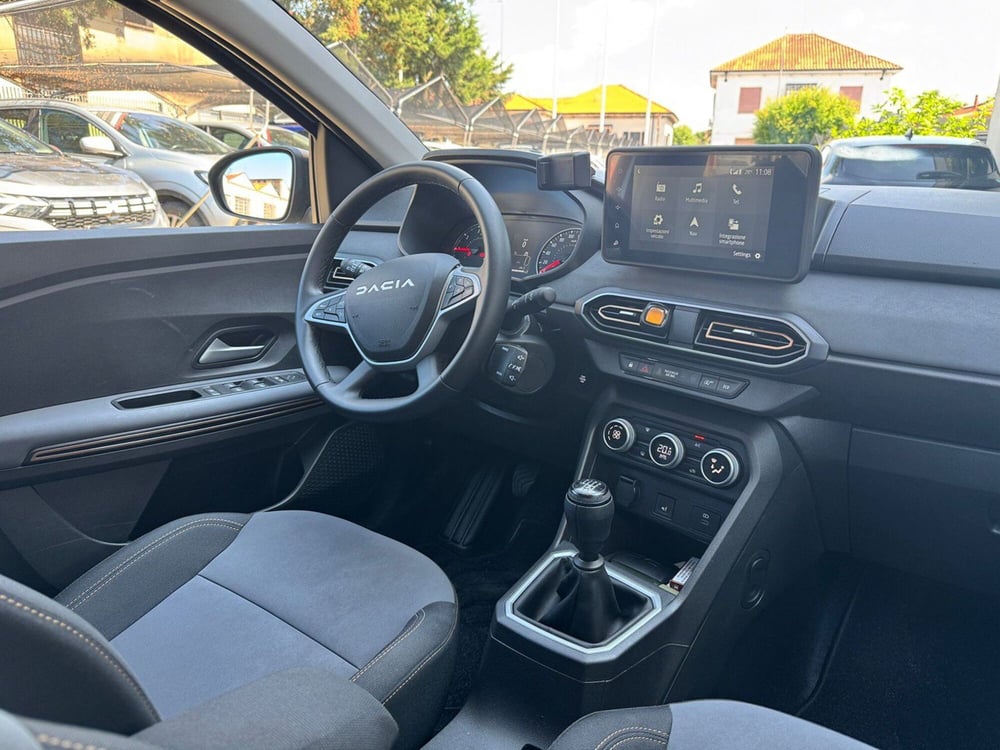Dacia Jogger nuova a Pavia (6)