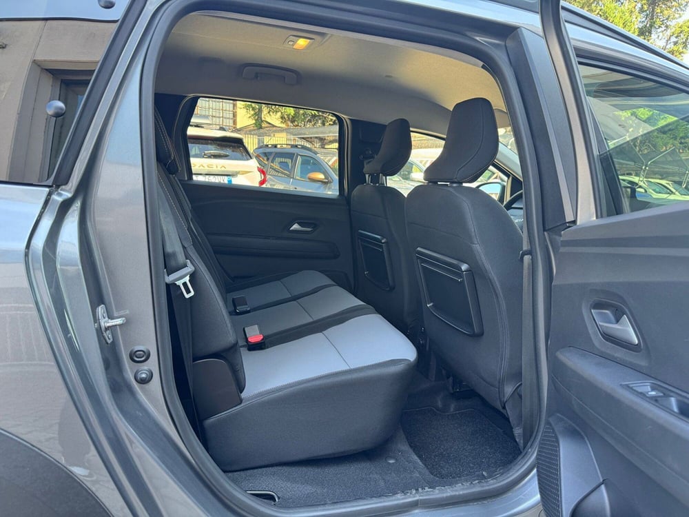 Dacia Jogger nuova a Pavia (7)