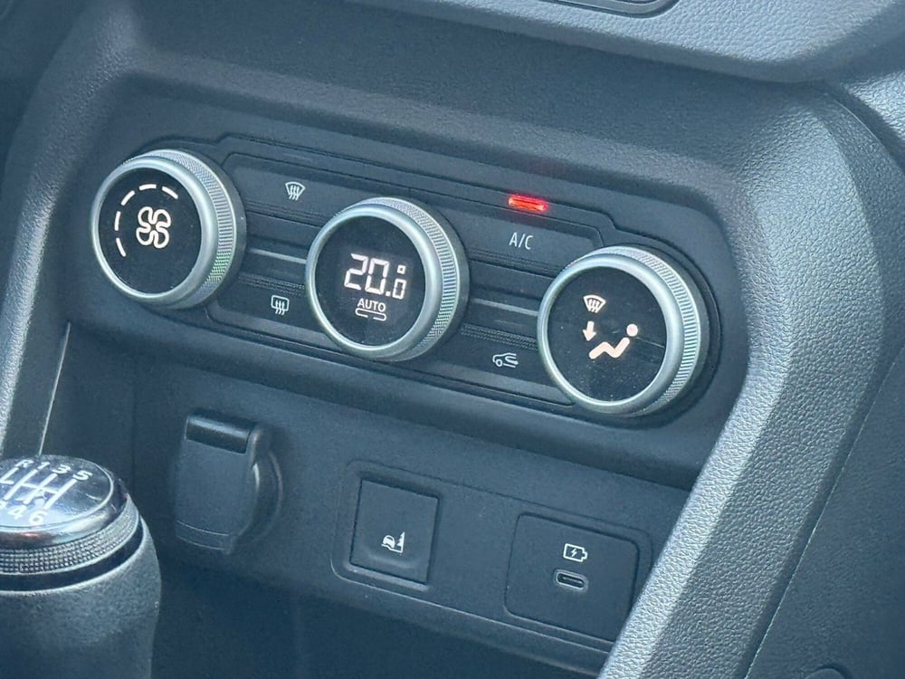 Dacia Jogger nuova a Pavia (8)