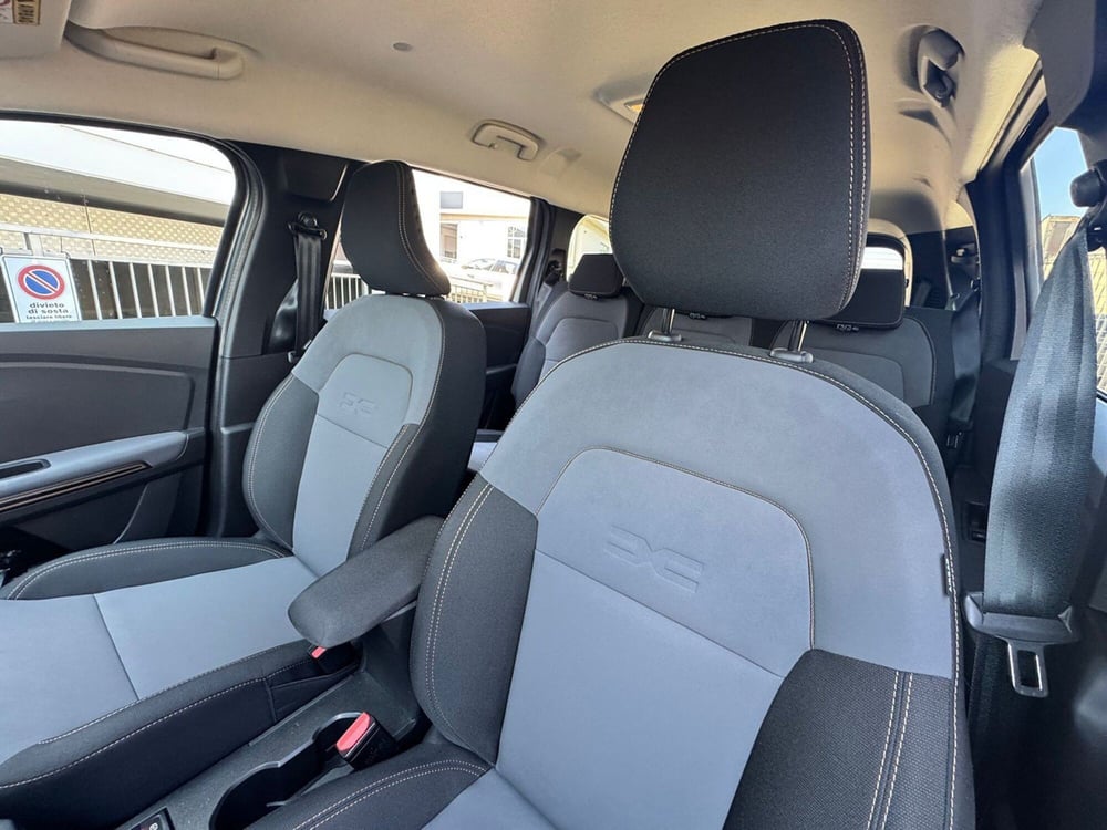 Dacia Jogger nuova a Pavia (9)