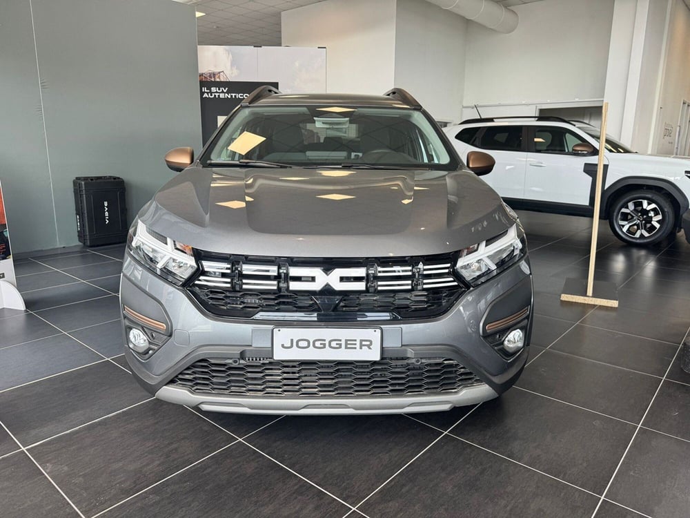 Dacia Jogger nuova a Pavia (3)