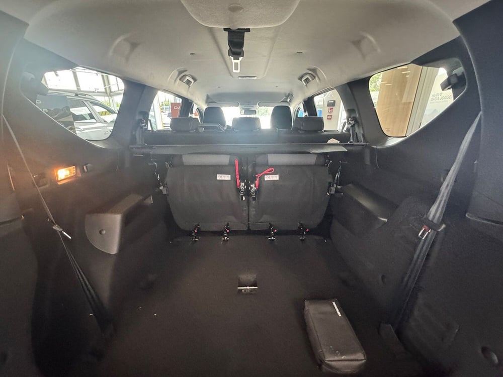 Dacia Jogger nuova a Pavia (7)