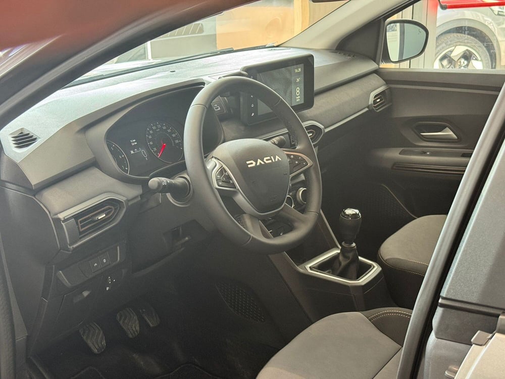 Dacia Jogger nuova a Pavia (9)
