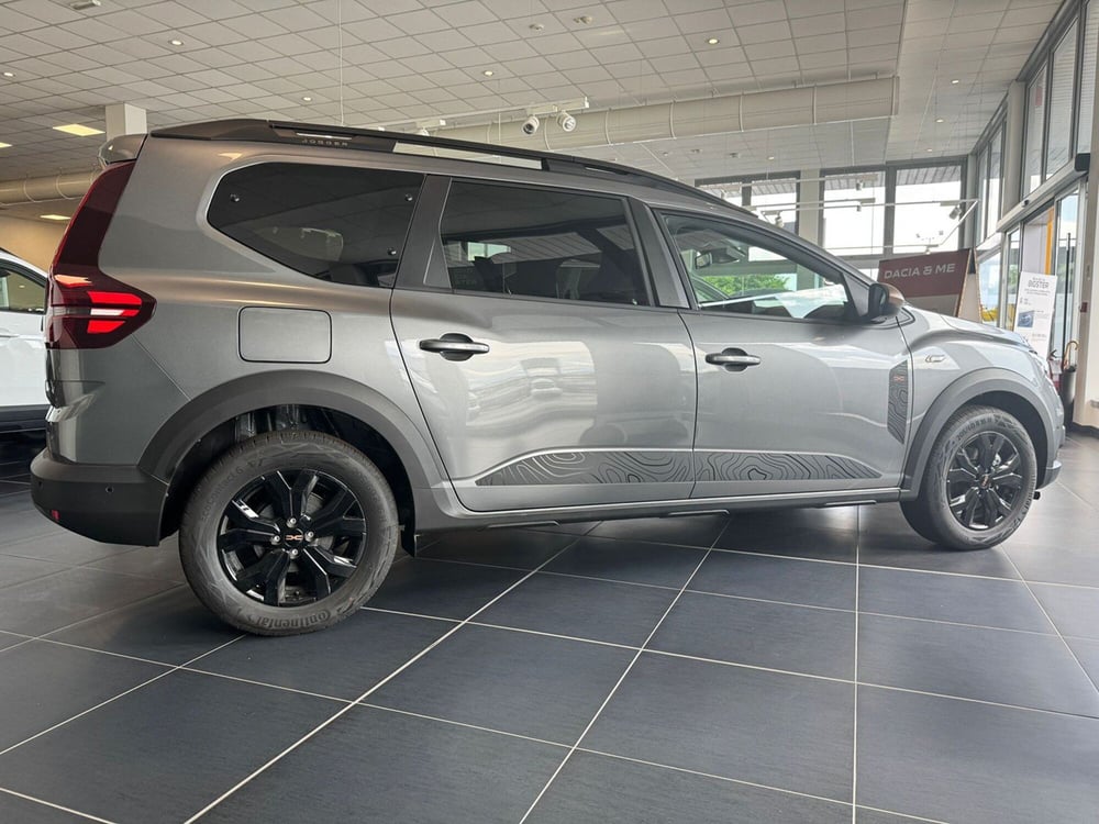 Dacia Jogger nuova a Pavia (3)