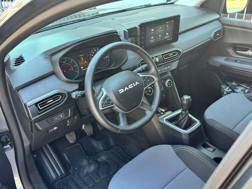 Dacia Jogger nuova a Pavia (9)