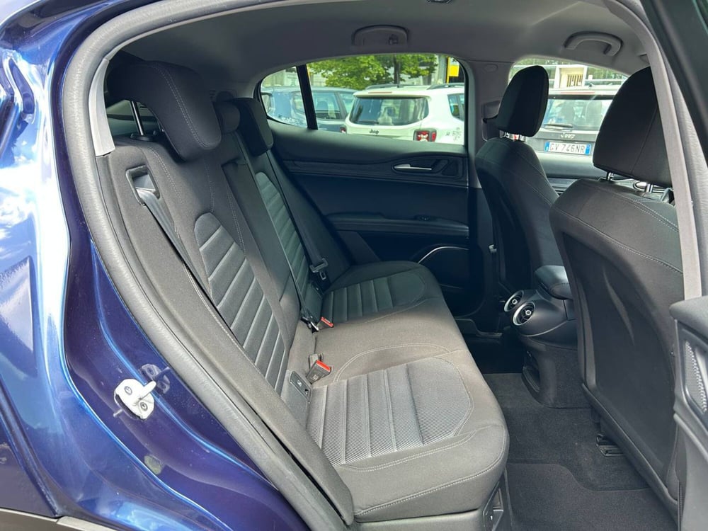 Alfa Romeo Stelvio usata a Ancona (10)