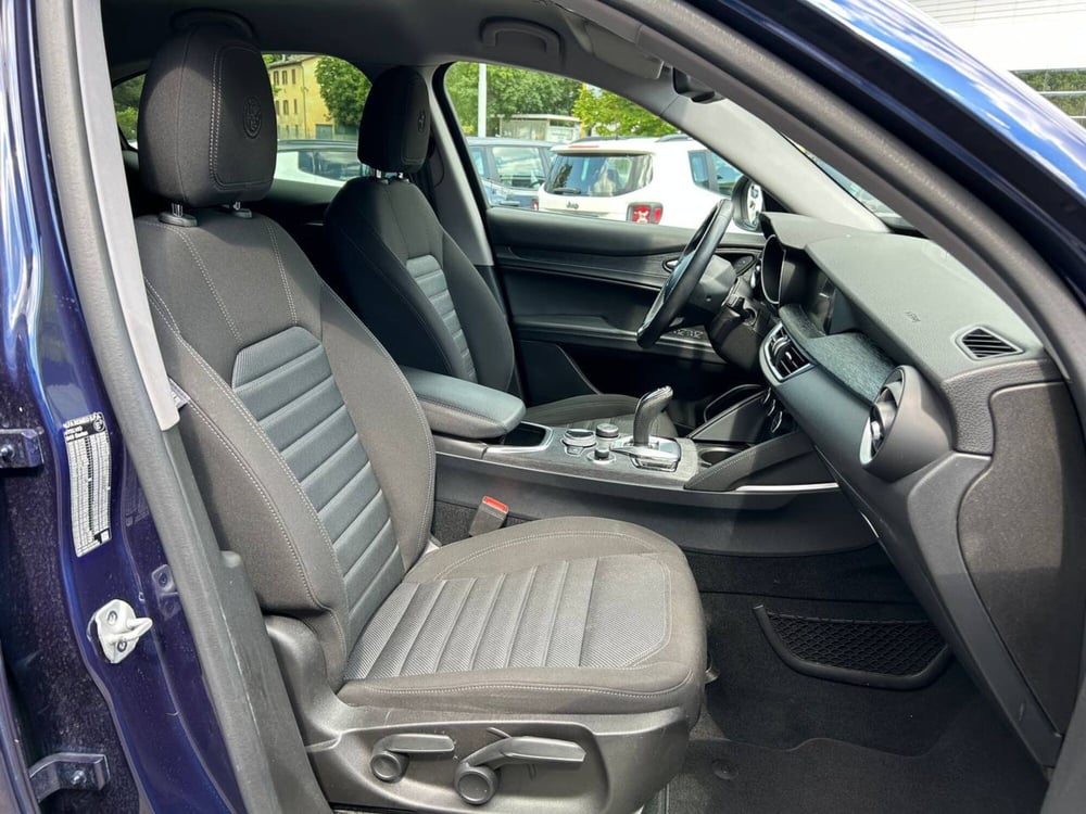 Alfa Romeo Stelvio usata a Ancona (11)