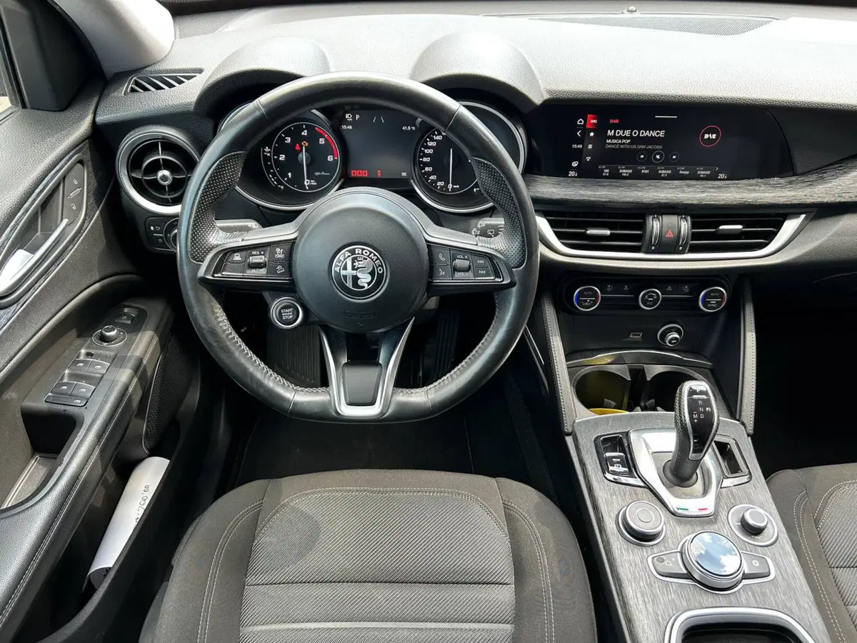 Alfa Romeo Stelvio usata a Ancona (12)