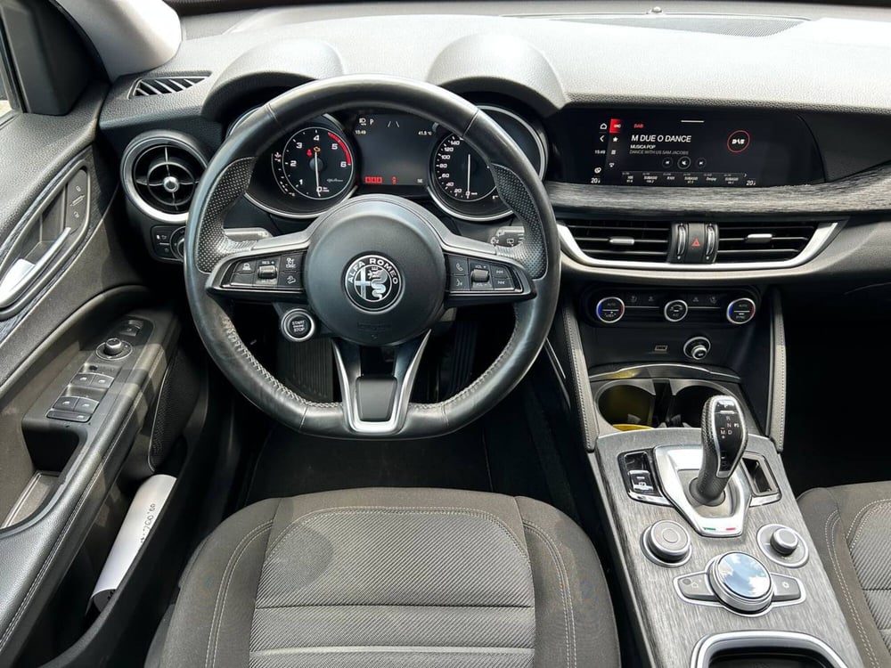 Alfa Romeo Stelvio usata a Ancona (12)