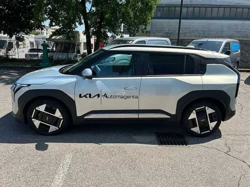 Kia EV3 usata a Milano (2)