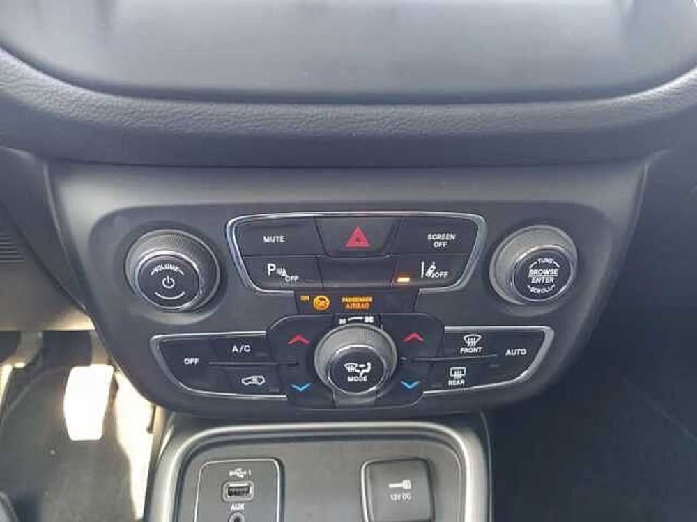 Jeep Compass usata a Milano (14)