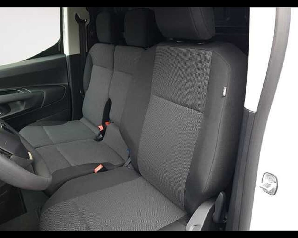 Peugeot Partner Furgone nuova a Cuneo (12)