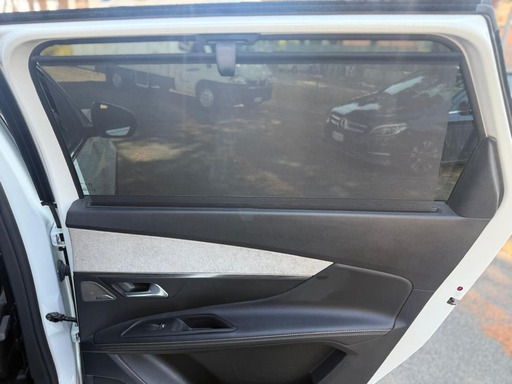 Peugeot 5008 usata a Massa-Carrara (12)