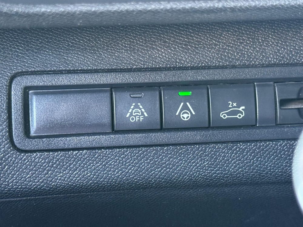 Peugeot 5008 usata a Massa-Carrara (13)