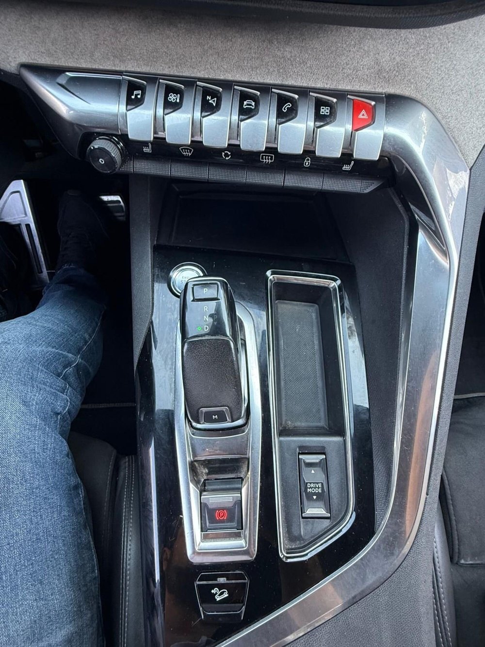 Peugeot 5008 usata a Massa-Carrara (18)