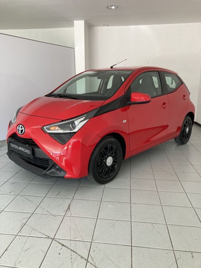 Toyota Aygo Connect 1.0 VVT-i 72 CV 5 porte x-cool del 2020 usata a Barletta