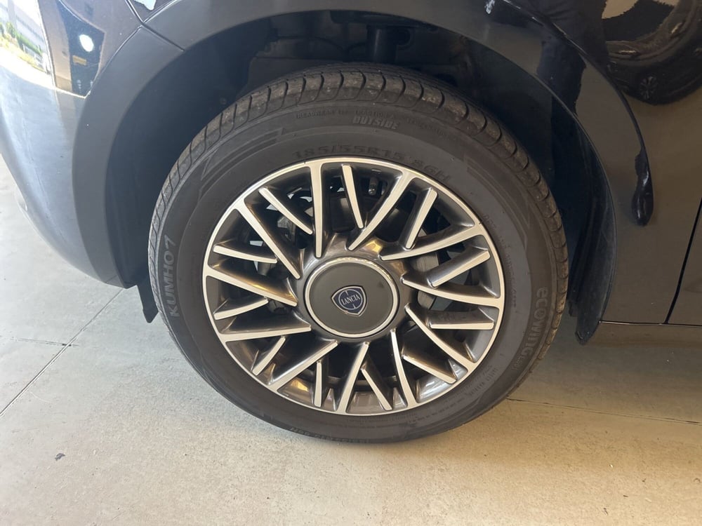 Lancia Ypsilon usata a Bergamo (10)