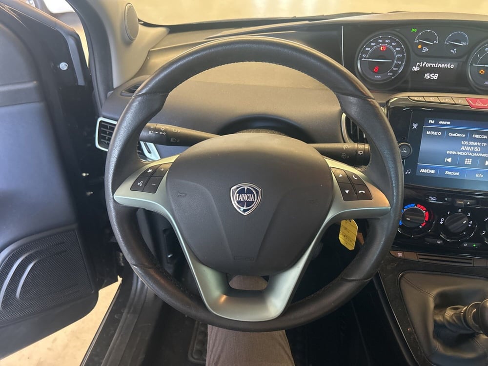 Lancia Ypsilon usata a Bergamo (12)