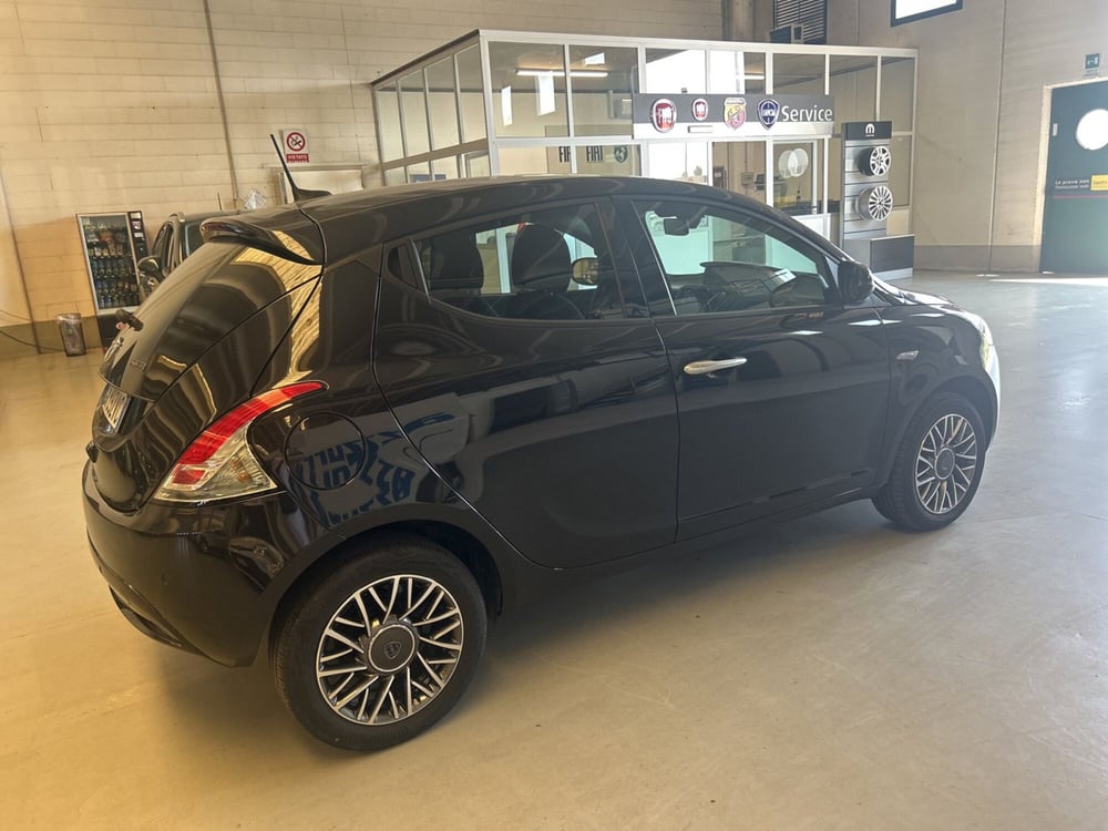 Lancia Ypsilon usata a Bergamo (5)