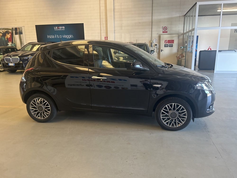 Lancia Ypsilon usata a Bergamo (6)
