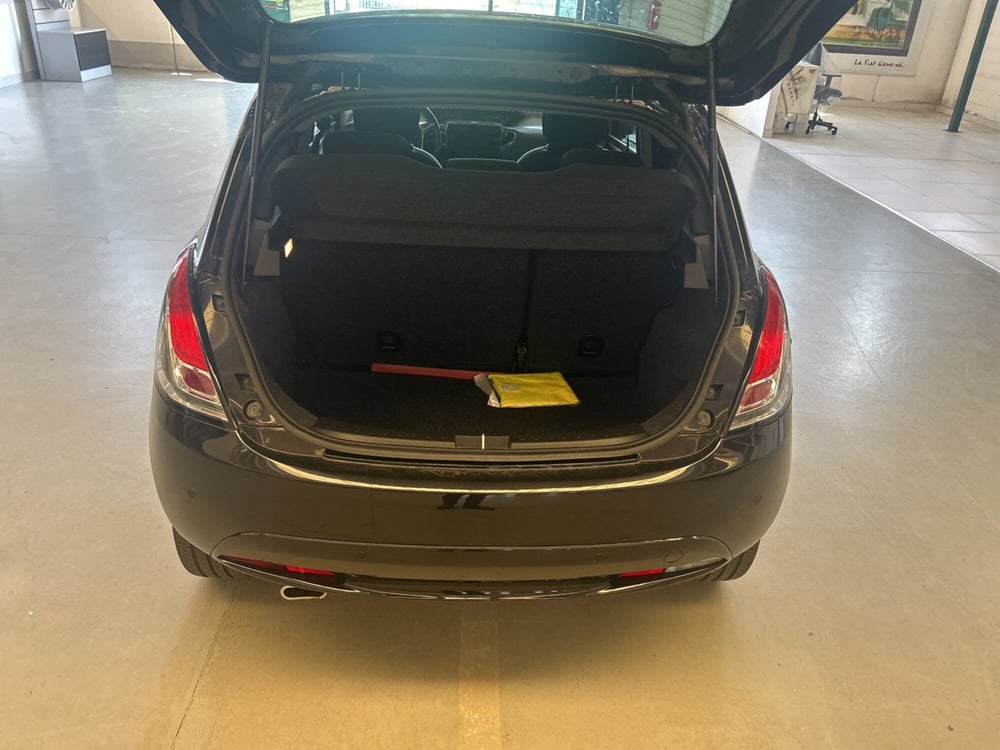 Lancia Ypsilon usata a Bergamo (9)