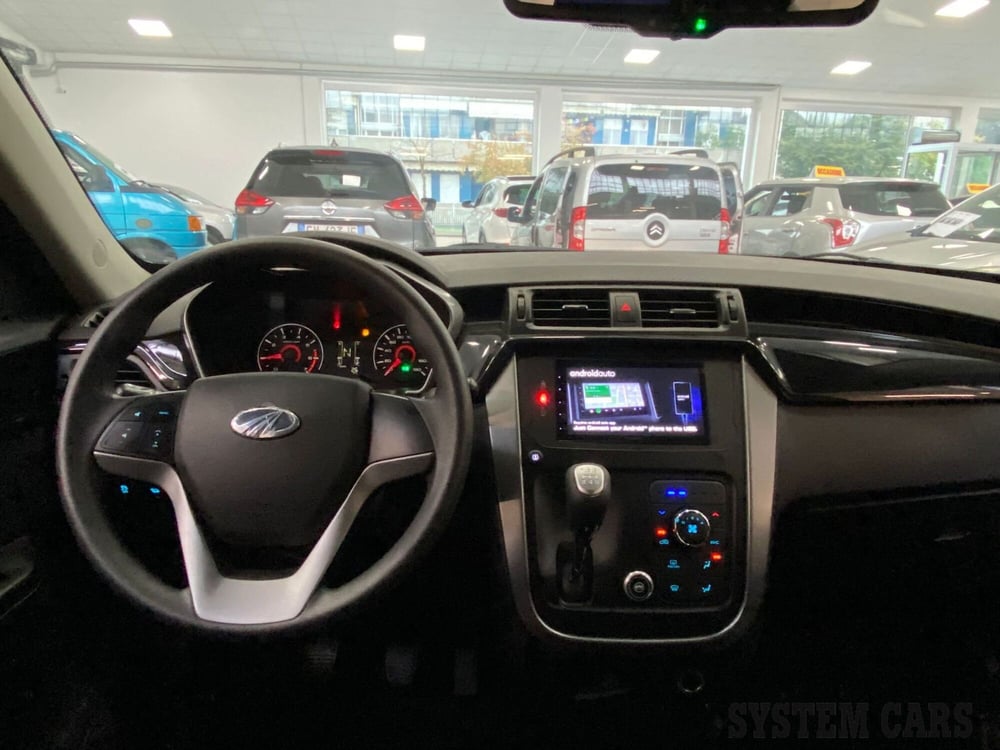 Mahindra KUV100 nuova a Monza e Brianza (19)