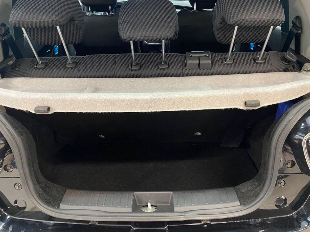 Mahindra KUV100 nuova a Monza e Brianza (8)