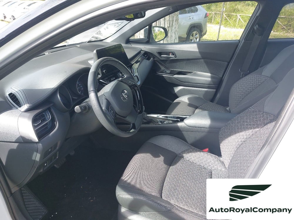 Toyota Toyota C-HR usata a Roma (10)