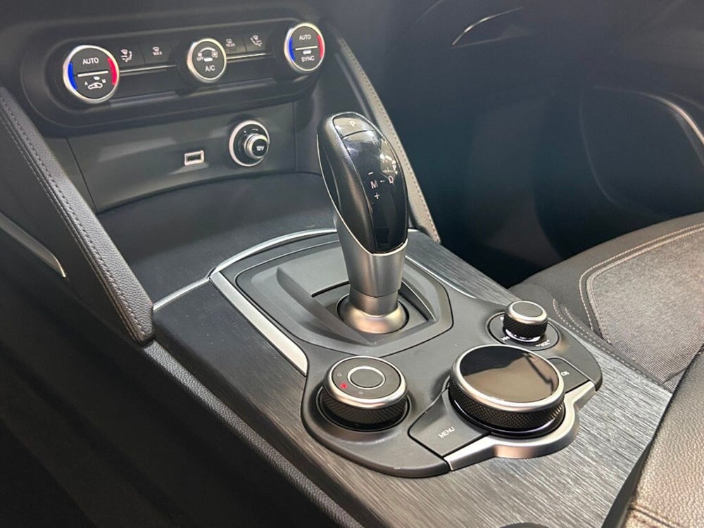 Alfa Romeo Stelvio usata a Verona (14)