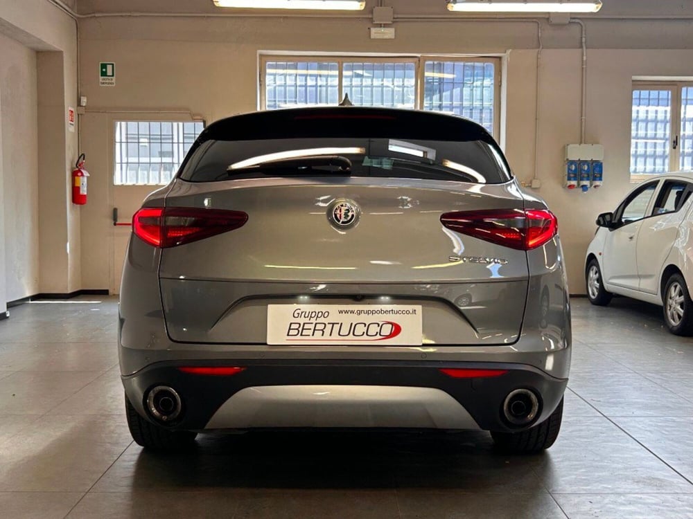 Alfa Romeo Stelvio usata a Verona (5)