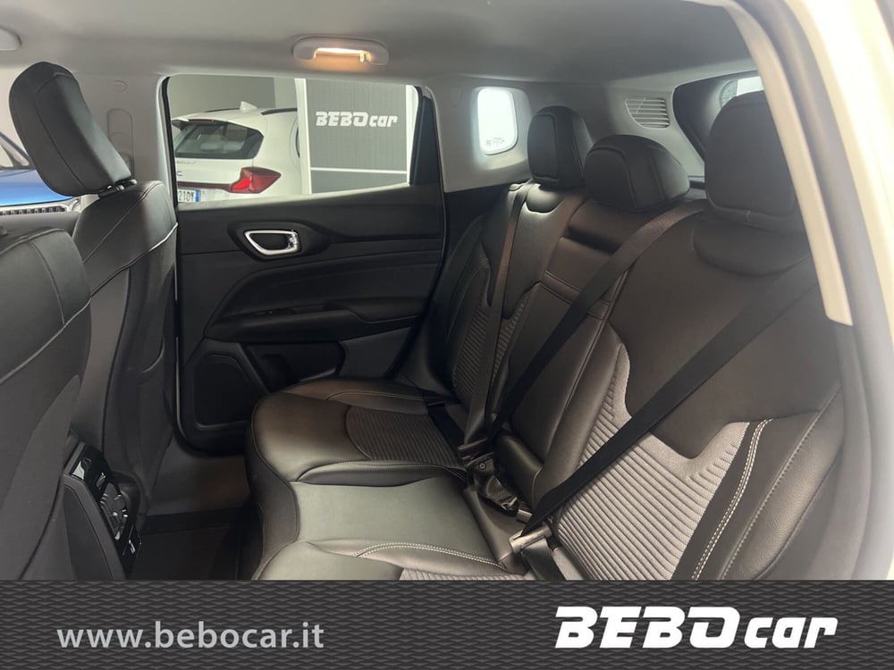 Jeep Compass nuova a Torino (19)