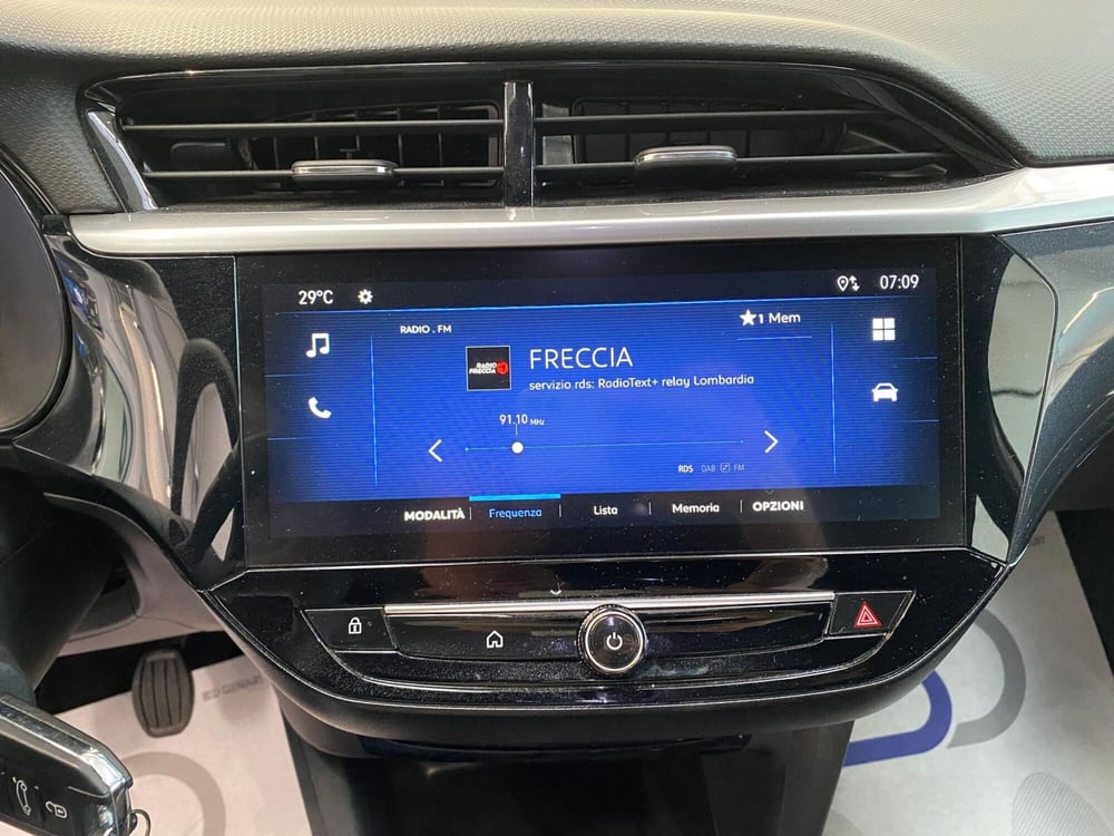 Opel Corsa usata a Milano (16)
