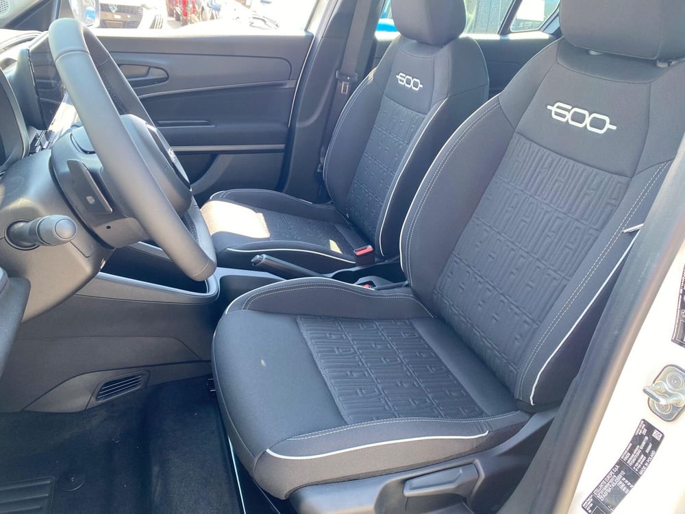 Fiat 600 nuova a Milano (11)
