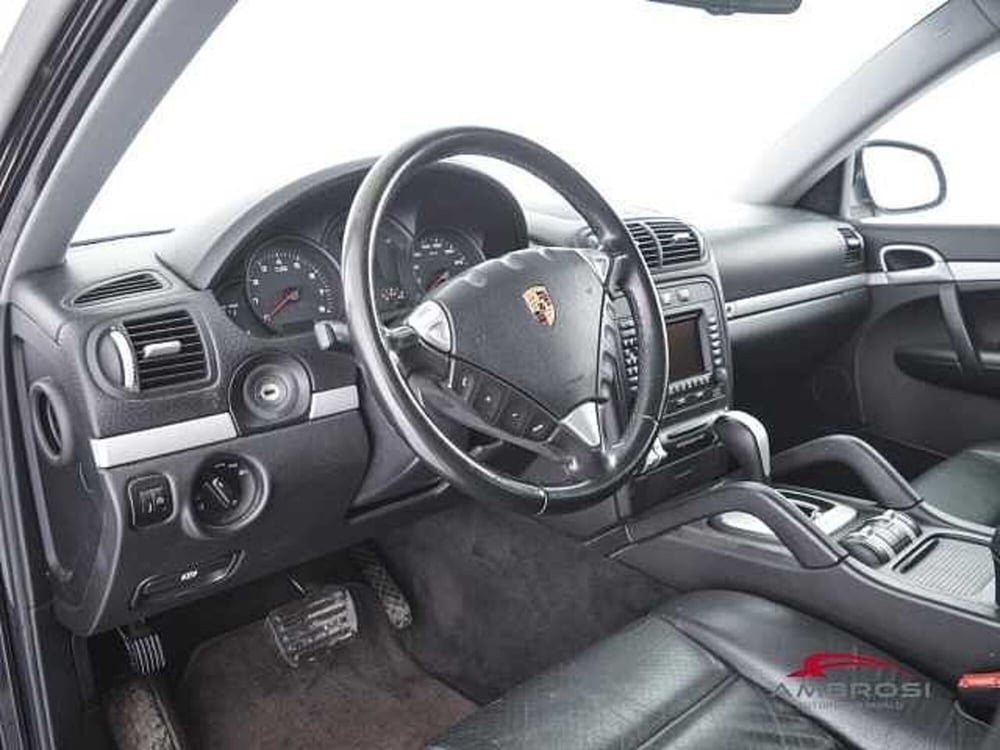 Porsche Cayenne usata a Viterbo (8)