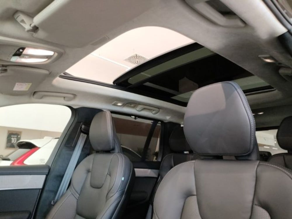 Volvo XC90 nuova a Modena (10)
