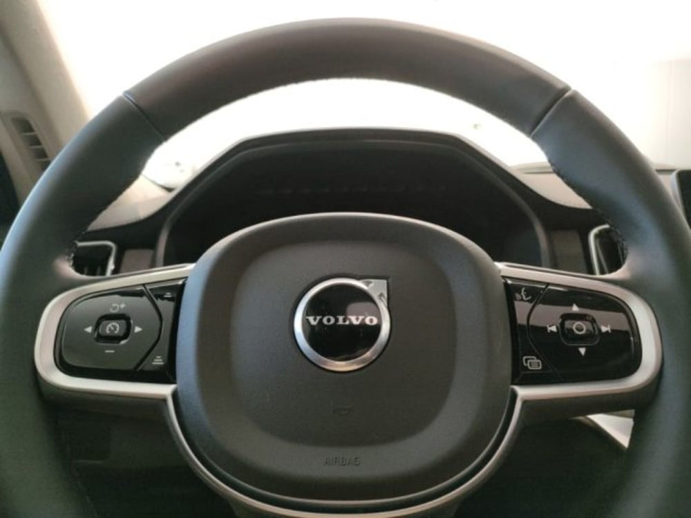 Volvo XC90 nuova a Modena (18)