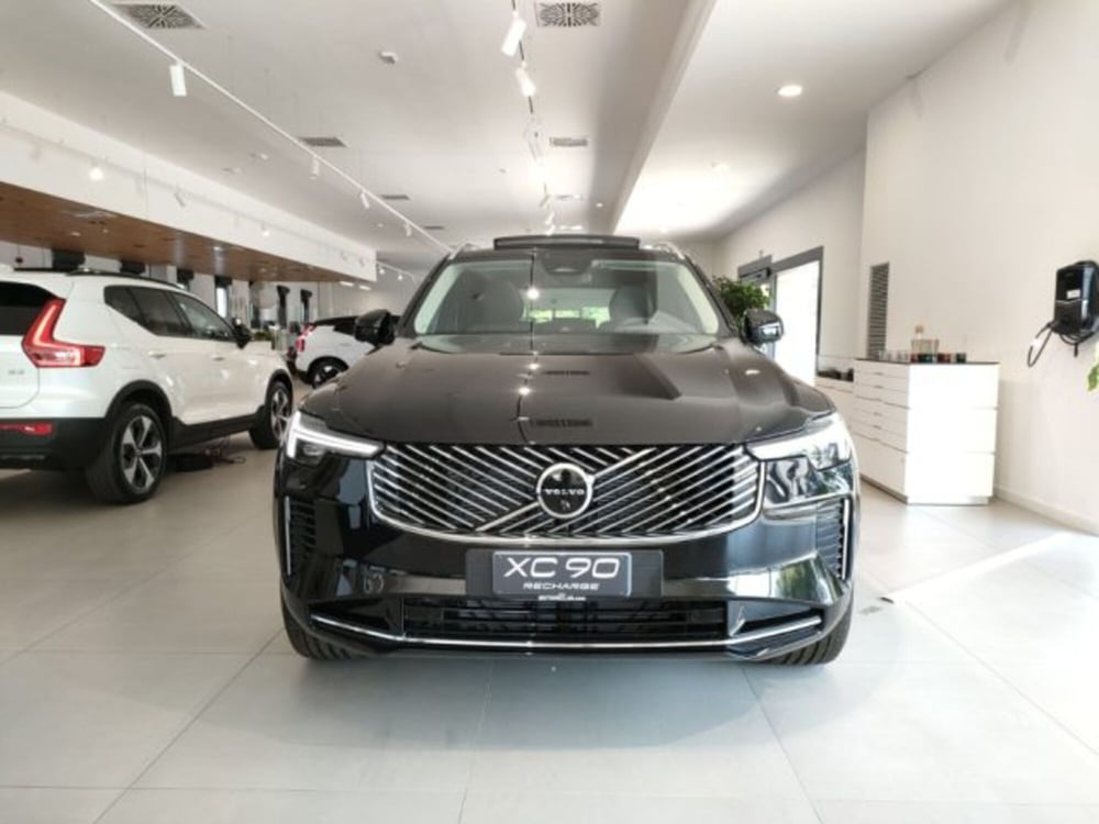 Volvo XC90 nuova a Modena (3)