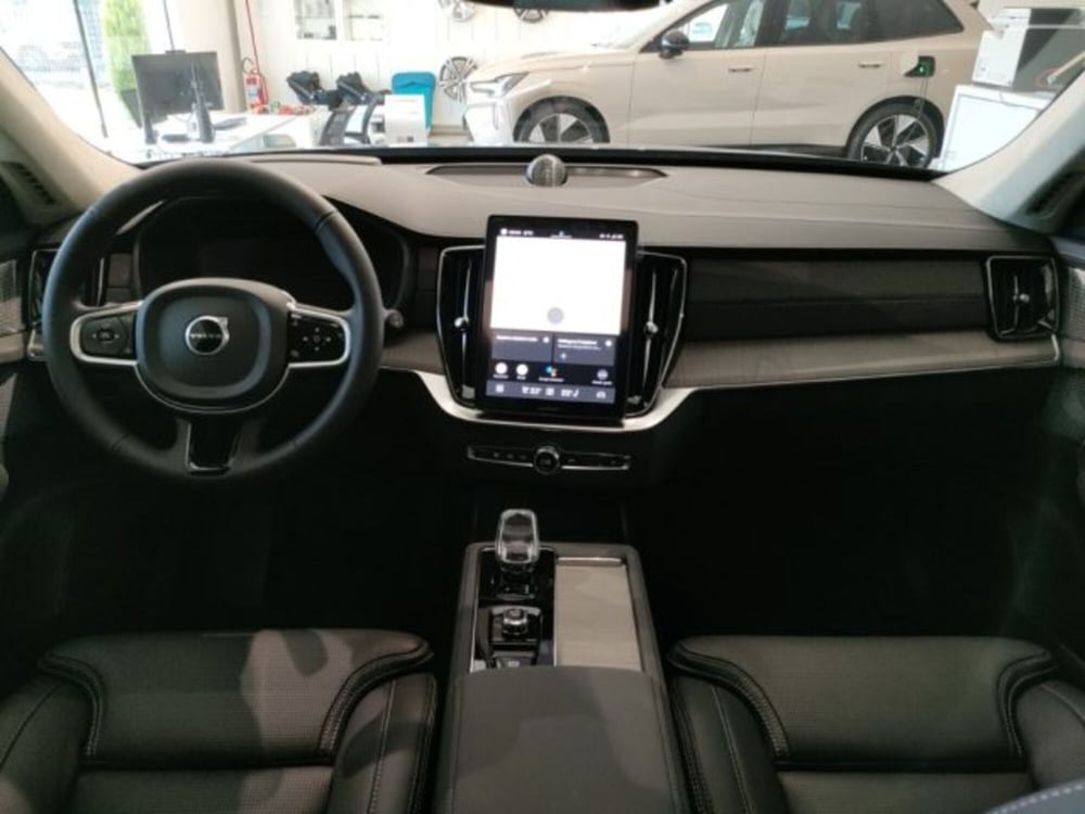 Volvo XC90 nuova a Modena (8)